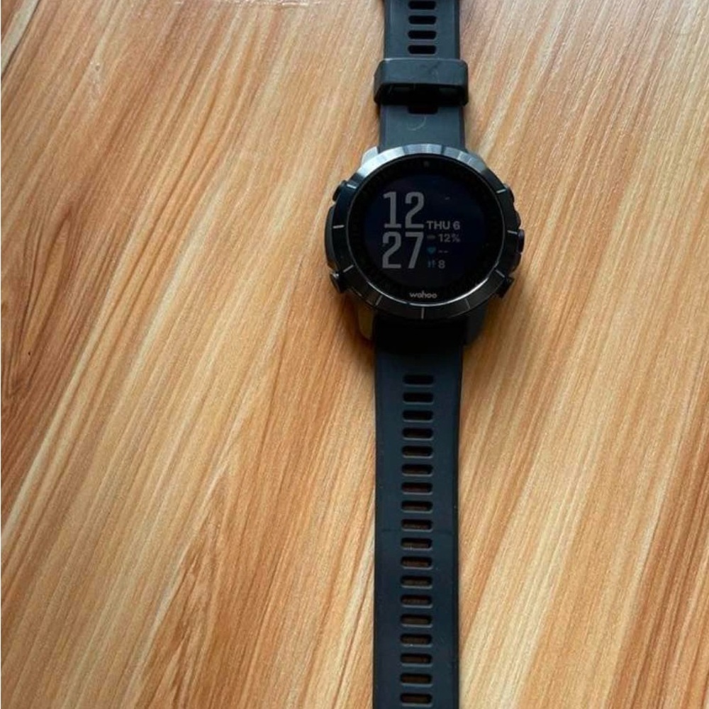 Wahoo ELEMNT Rival Watch